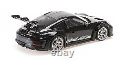 118 MINICHAMPS 2023 PORSCHE 911 992 GT3 RS black silver rims L. E. 300 pcs