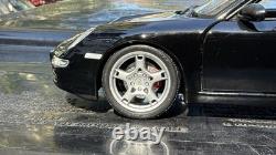 118 Maisto 2005 Porsche 911 Carrera S Black Coupe Diecast Model Car