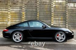 118 Maisto 2005 Porsche 911 Carrera S Black Coupe Diecast Model Car