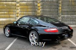 118 Maisto 2005 Porsche 911 Carrera S Black Coupe Diecast Model Car
