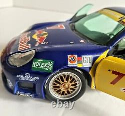 118 Porsche 911 GT3R Red Bull Race Car Sunstar