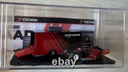 HOT WHEELS 2 Set PORSCHE 962 ADVAN + SPRINTER truck Custom Garage Display Box