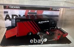 HOT WHEELS 2 Set PORSCHE 962 ADVAN + SPRINTER truck Custom Garage Display Box HOT WHEELS 2 Set PORSCHE 962 ADVAN + SPRINTER truck Custom Garage Display Box
