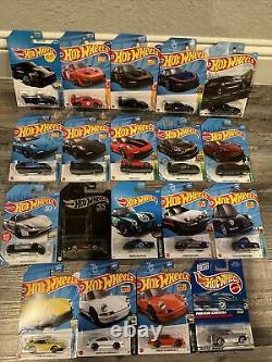 Hot Wheels Porsche 935, Porsche 911, Porsche Taycan, Carrera (Lot Of 19)