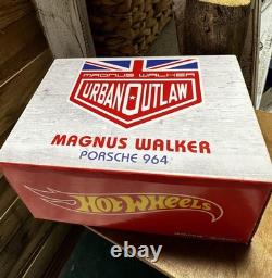 Hot Wheels RLC Magnus Walker Urban Outlaw Porsche 964 Gray Figure Acrylic 2019