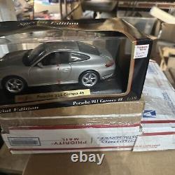 Maisto Porsche 911 Carrera 4S 1/18