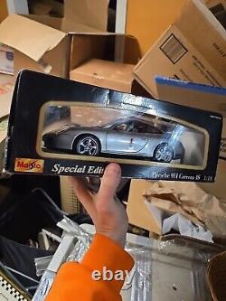 Maisto Porsche 911 Carrera 4S 1/18