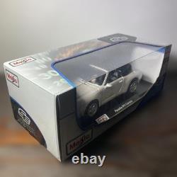 Maisto Porsche 911 Carrera Special Edition Open Top Model Car Silver