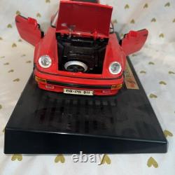 Maisto Special Edition Diecast Red 1989 Porsche 911 Speedster 1/18