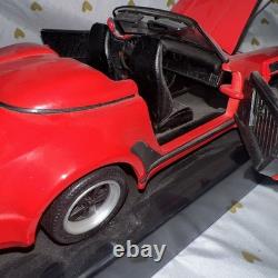 Maisto Special Edition Diecast Red 1989 Porsche 911 Speedster 1/18