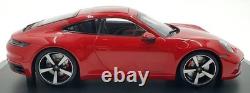 Minichamps 118 2019 Porsche 911 Carrera 4S Type 992 Carmine Red Diecast Car