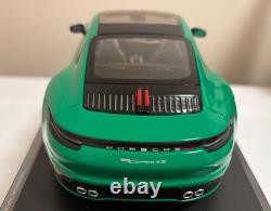 Minichamps 2019 Porsche 911 (992) Carrera 4S Python green, 1 of 304 Pcs 1/18 New