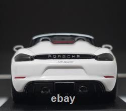Porsche 718 (982) Boxster Spyder 2019 White 143 Minichamps WAP 020 210 0K (14)