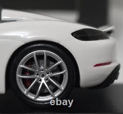 Porsche 718 (982) Boxster Spyder 2019 White 143 Minichamps WAP 020 210 0K (14)