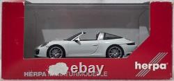 Porsche 911 (991.2) Targa 4S 2016 White 143 Herpa 071123 Diecast Model Car (17)