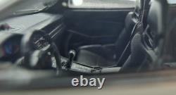 Porsche 911 (991.2) Touring Package 2018 Chalk 143 Minichamps 413067428 (4)