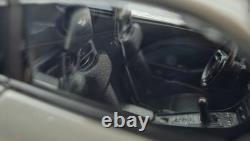 Porsche 911 (991.2) Touring Package 2018 Chalk 143 Minichamps 413067428 (4)