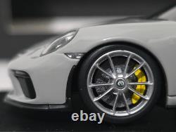 Porsche 911 (991.2) Touring Package 2018 Chalk 143 Minichamps 413067428 (4)