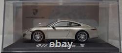 Porsche 911 (991) Carrera S 2011 Silver Met. 143 Minichamps WAP 020 011 0C (6)