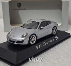 Porsche 911 (991. II) Carrera S 2016 Silver 143 Minichamps WAP 020 128 0G (8)