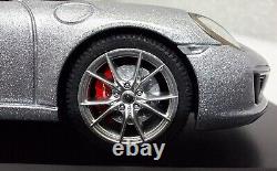 Porsche 911 (991. II) Carrera S 2016 Silver 143 Minichamps WAP 020 128 0G (8)