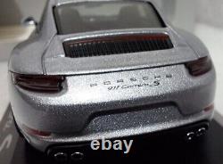 Porsche 911 (991. II) Carrera S 2016 Silver 143 Minichamps WAP 020 128 0G (8)