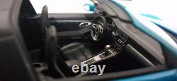 Porsche 911 (991. II) Targa 4 GTS 2016 Miami Blue 143 Minichamps 410067342 (6)