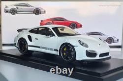 Porsche 911 (991) Turbo S Exclusive GB Edition White 1/18 GT Spirit WAX02100003