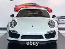 Porsche 911 (991) Turbo S Exclusive GB Edition White 1/18 GT Spirit WAX02100003
