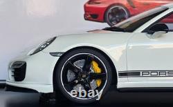 Porsche 911 (991) Turbo S Exclusive GB Edition White 1/18 GT Spirit WAX02100003
