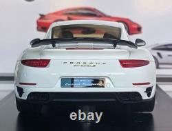 Porsche 911 (991) Turbo S Exclusive GB Edition White 1/18 GT Spirit WAX02100003