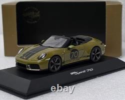 Porsche 911 (992.1) GTS Cabriolet Spirit 70 Olive Neo Green Met 143 Spark