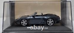 Porsche 911 992 Carrera 4 Cabriolet 2019 Grey 143 Minichamps WAP 020 175 0K (4)