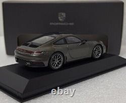 Porsche 911 (992) Carrera 4S 2019 Aventurin Green 143 Minichamps RARE! (8)