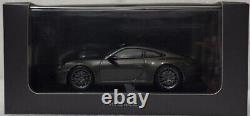 Porsche 911 (992) Carrera 4S 2019 Aventurin Green 143 Minichamps RARE! (8)