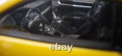 Porsche 911 (992) Carrera 4S Coupe 2019 Yellow 143 Minichamps WAP0201720K (13)