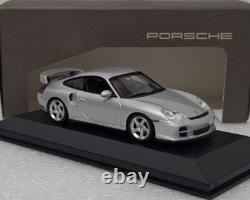 Porsche 911 996 GT2 2001 Silver 143 Minichamps WAP 020 073 11 Dealer Edition(6)