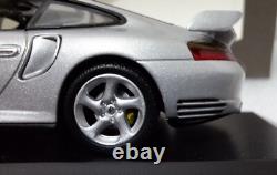 Porsche 911 996 GT2 2001 Silver 143 Minichamps WAP 020 073 11 Dealer Edition(6)
