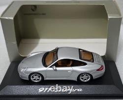 Porsche 911 (997.2) Carrera 2009 Artic Silver 143 Minichamps WAP 020 012 18 15