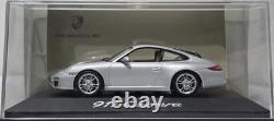 Porsche 911 (997.2) Carrera 2009 Artic Silver 143 Minichamps WAP 020 012 18 15