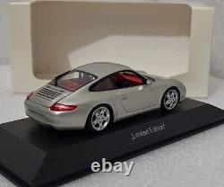 Porsche 911 (997) Carrera S 2005 Artic Silver 143 Minichamps WAP 020 118 15 (8)