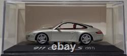 Porsche 911 (997) Carrera S 2005 Artic Silver 143 Minichamps WAP 020 118 15 (8)