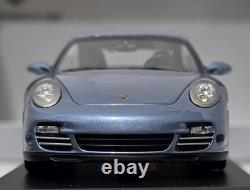 Porsche 911 (997. II) Turbo S 2010 Ice Blue 143 Minichamps WAP 020 012 0A (14)