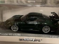 Porsche 911 GT2 RS (991.2) Weisssch Package British Racing Green Minichamps 143