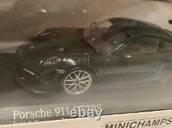 Porsche 911 GT2 RS (991.2) Weisssch Package British Racing Green Minichamps 143