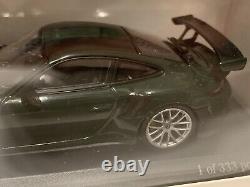 Porsche 911 GT2 RS (991.2) Weisssch Package British Racing Green Minichamps 143