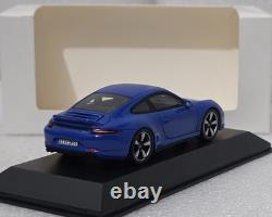 Porsche 911 GTS Club Coupe 60 Years Porsche America 143 Spark WAX02020001 (17)