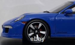 Porsche 911 GTS Club Coupe 60 Years Porsche America 143 Spark WAX02020001 (17)