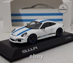 Porsche 911 R 991 White + Blue Stripes Edition Porsche Platz 12.2016 143 Spark