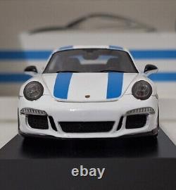 Porsche 911 R 991 White + Blue Stripes Edition Porsche Platz 12.2016 143 Spark